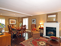Detached House for Sale in Mississauga (Living Area)