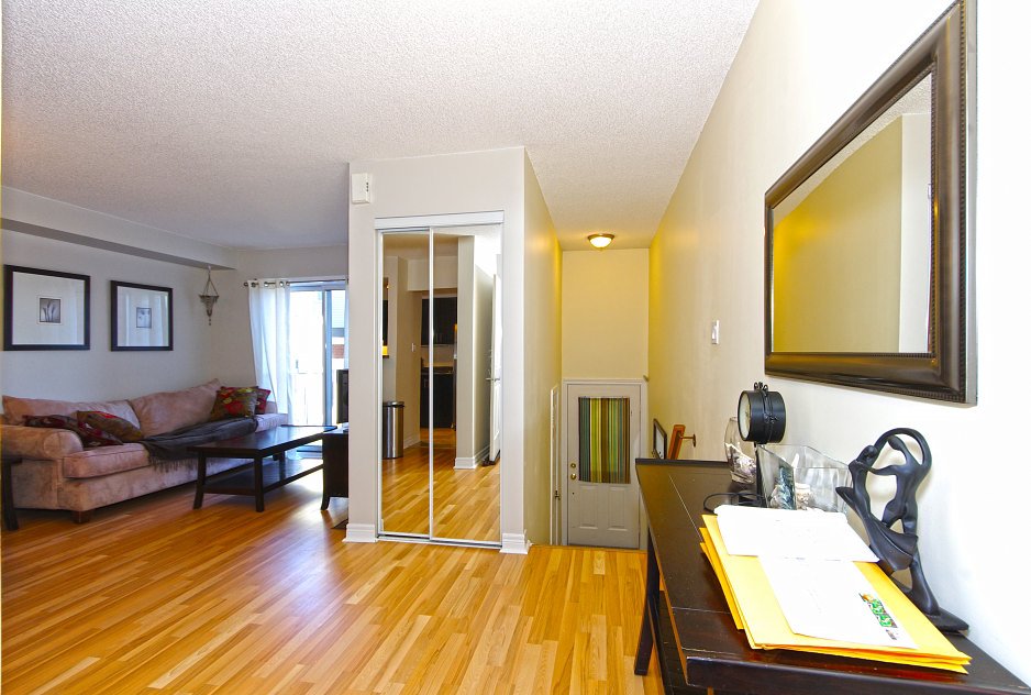 Townhome House for Sale, 1865 Kingston Road, Pickering, Ontario