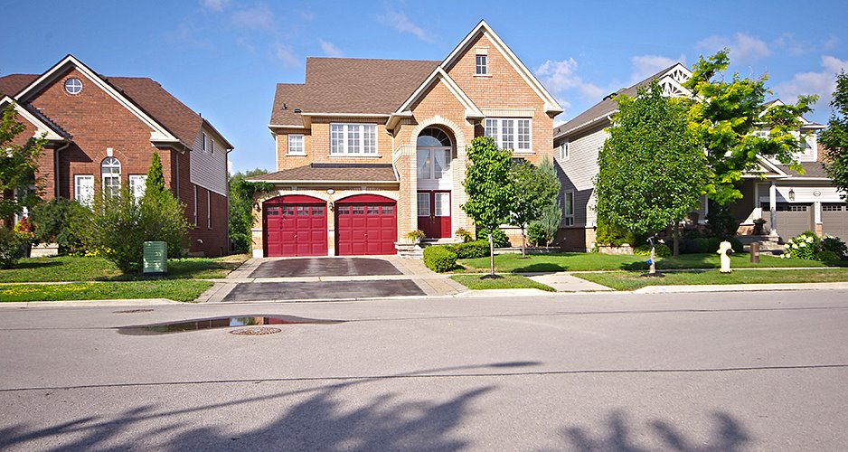 House for Sale 200 Roseborough Dr, Port Perry, Ontario.