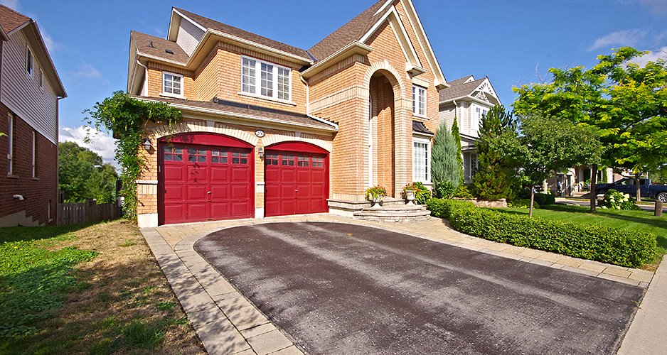 House for Sale 200 Roseborough Dr, Port Perry, Ontario.