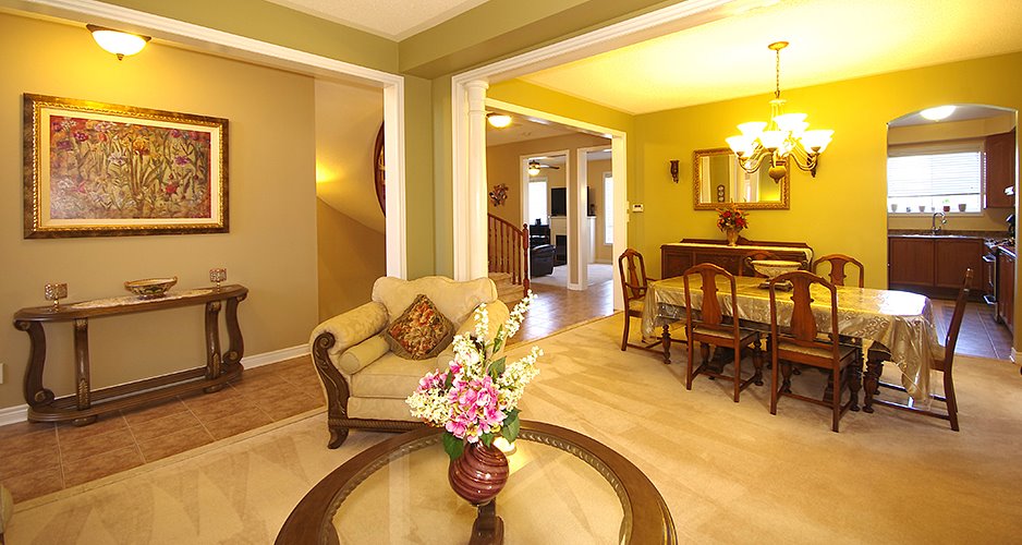 House for Sale 200 Roseborough Dr, Port Perry, Ontario.