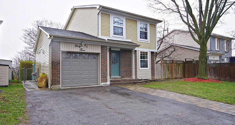 Virtual tour of detached home for sale 43 Banner Crescent, Ajax
