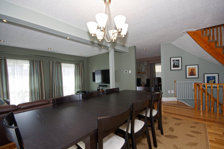 Virtual Tour of House for Sale on Ravenscroft Rd Ajax, ON L1T
