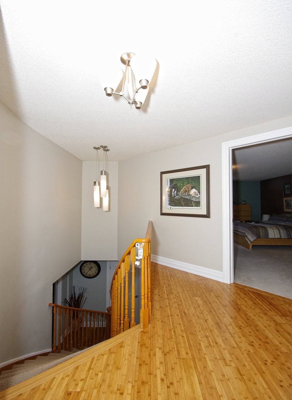 Virtual Tour of House for Sale on Ravenscroft Rd Ajax, ON L1T