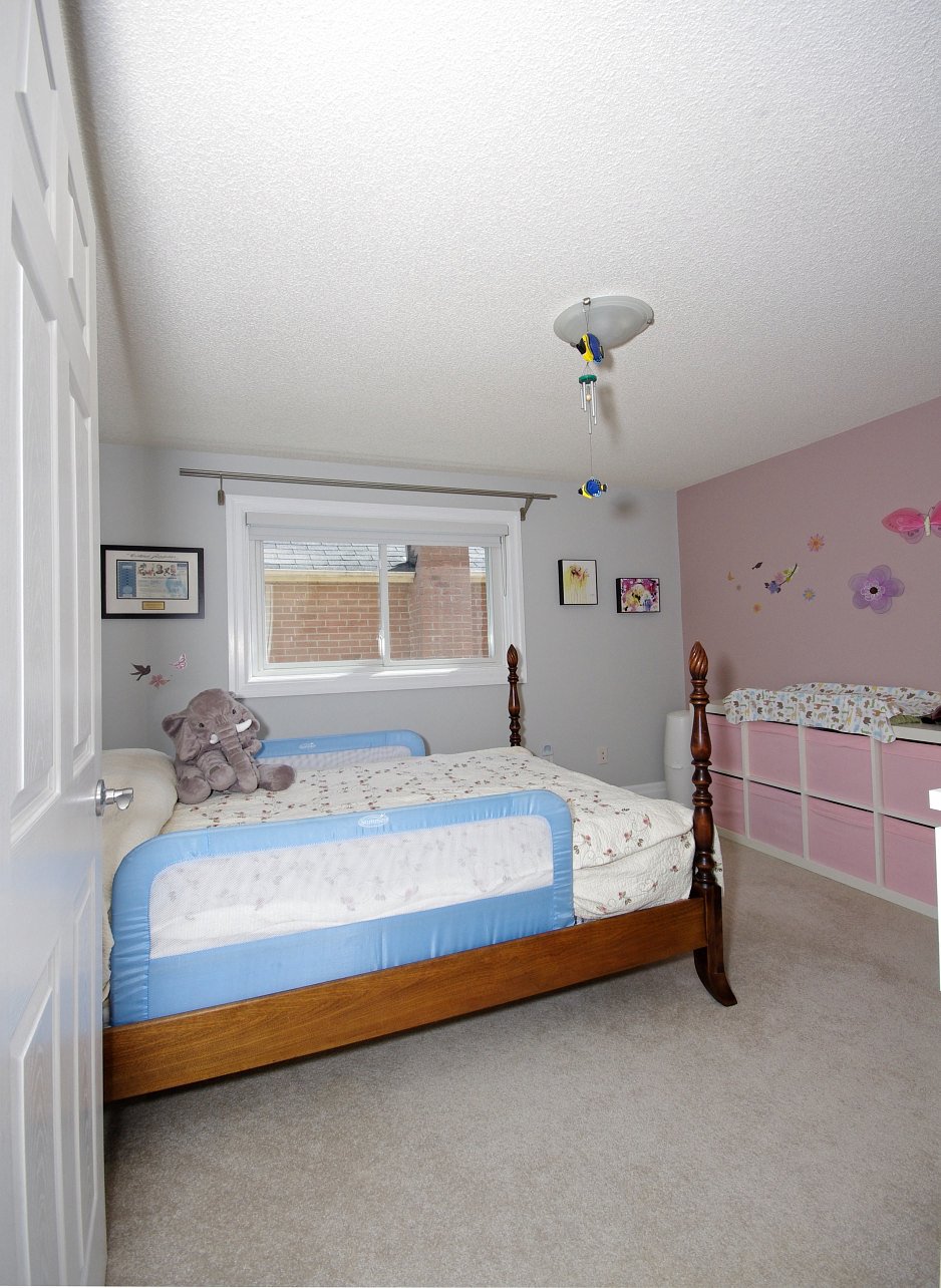 Virtual Tour of House for Sale on Ravenscroft Rd Ajax, ON L1T