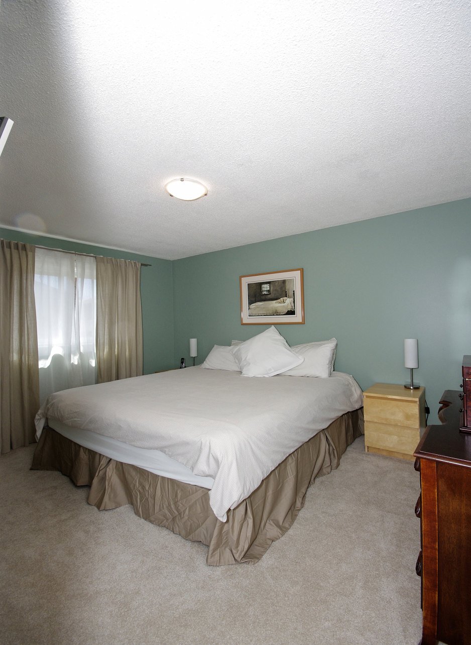 Virtual Tour of House for Sale on Ravenscroft Rd Ajax, ON L1T