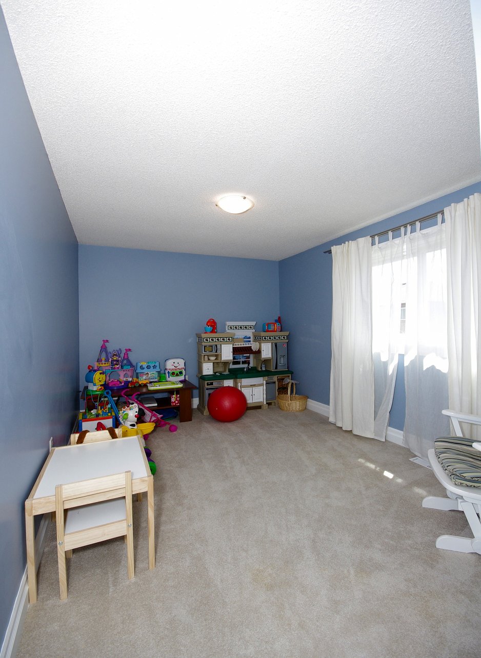 Virtual Tour of House for Sale on Ravenscroft Rd Ajax, ON L1T