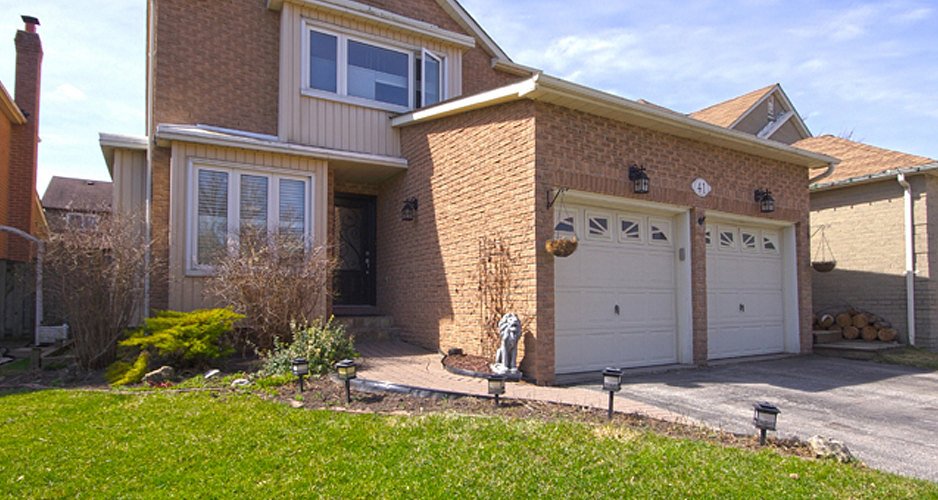 Home for sales in Ravenscroft Rd Ajax, Ontario