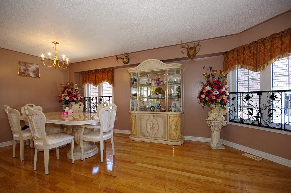 All Photos of House for Sale, Bradford West Gwillimbury, Ontario