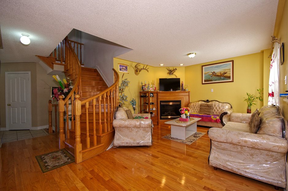 All Photos of House for Sale, Bradford West Gwillimbury, Ontario