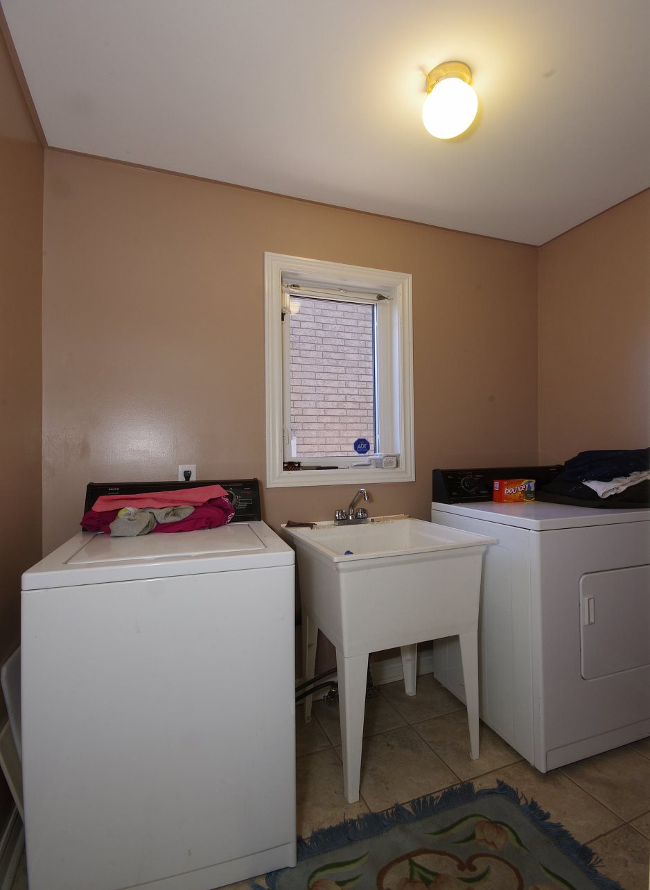 All Photos of House for Sale, Bradford West Gwillimbury, Ontario