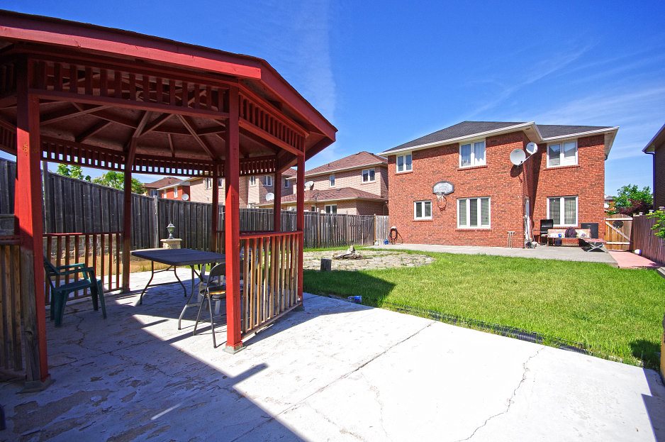 All Photos of House for Sale, Bradford West Gwillimbury, Ontario