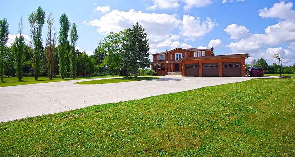 Detached House for Sale 10 Grafton Crescent, Brampton, Ontario