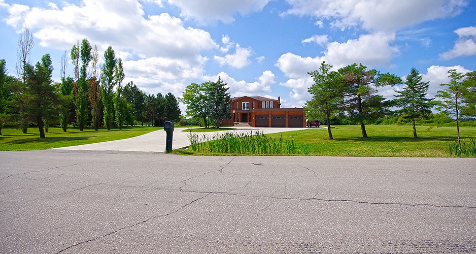 Detached House for Sale 10 Grafton Crescent, Brampton, Ontario