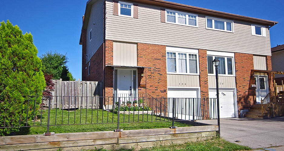 Virtual tour and slide show of semi detached home for sale 106 Kingswood Dr, Brampton