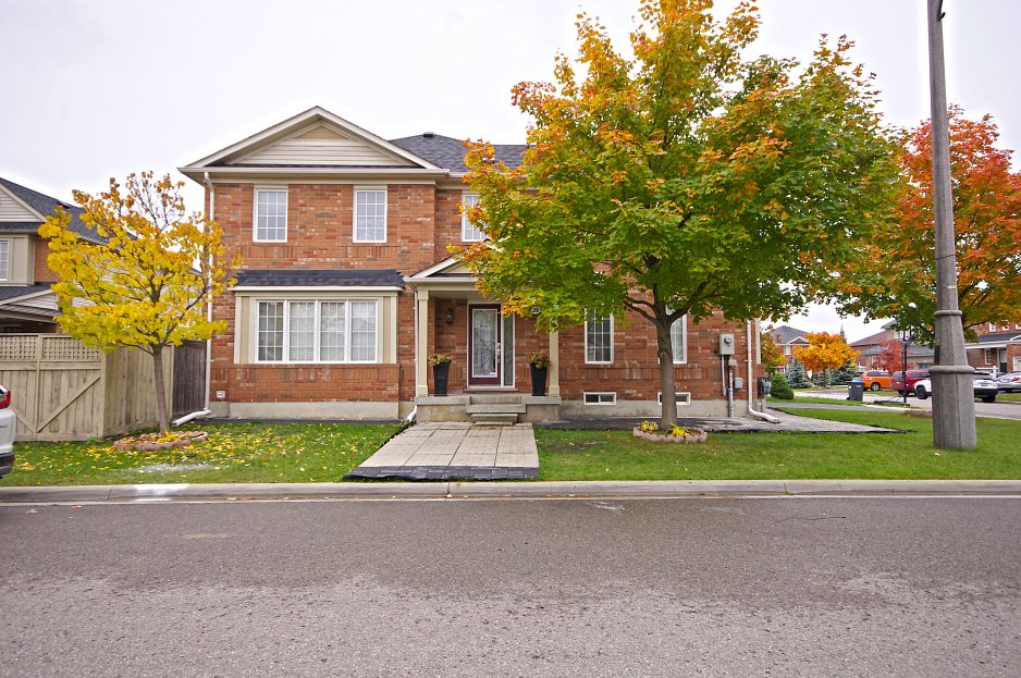 All Photos of House for Sale, 29 Jessop Drive, Brampton Ontario