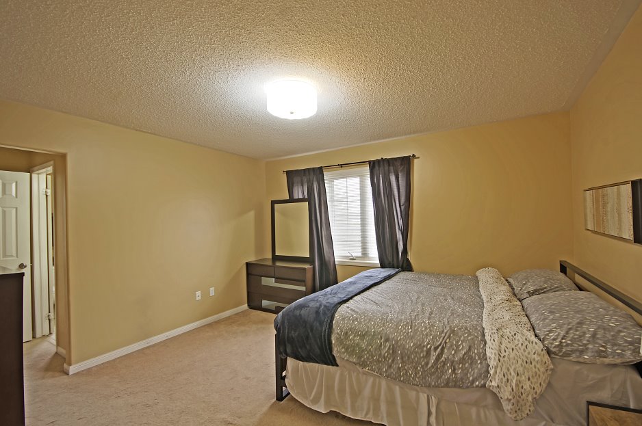 All Photos of House for Sale, 29 Jessop Drive, Brampton Ontario