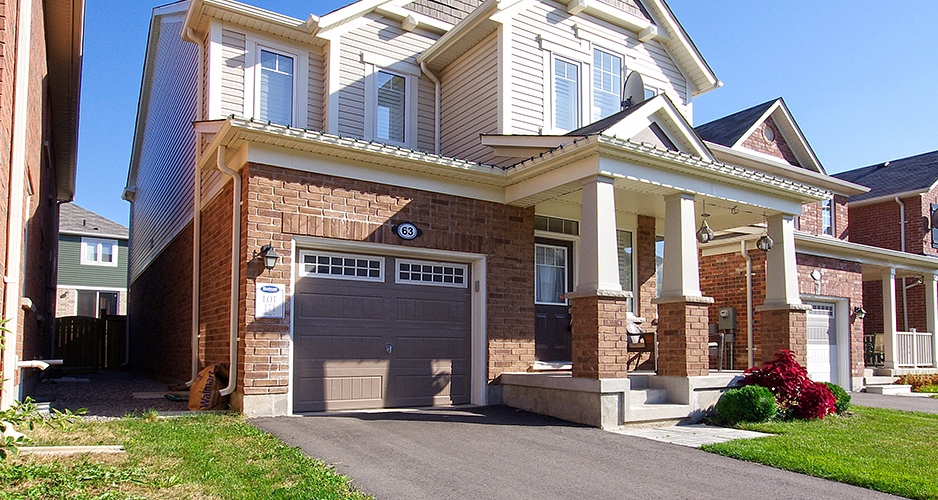 Virtual tour slide show of home for sale in Mississauga