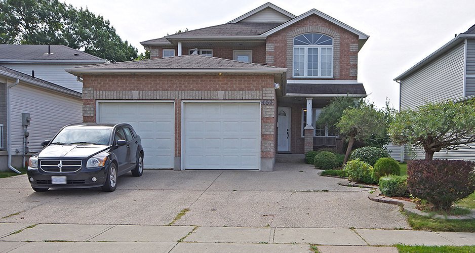 Virtual tour slide show 157 Langlaw Dr, Cambridge