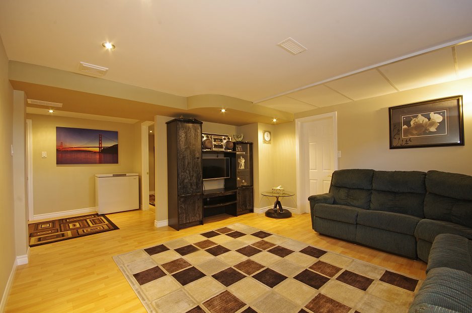 All Photos of House for Sale, 544 Cochrane Rd, Hamilton