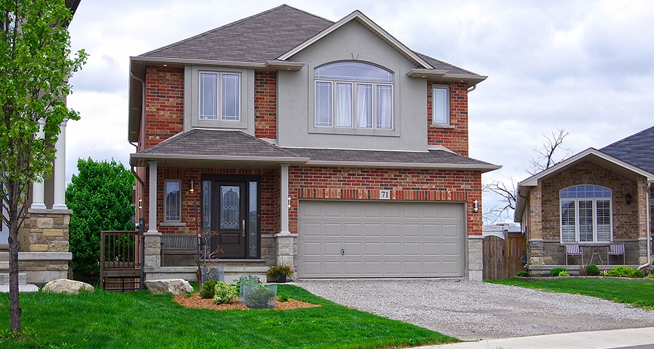 Virtual tour slide show of home for sale in Hamilton