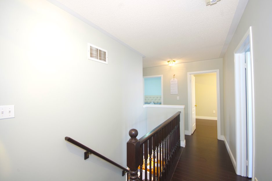 All Photos of House for Sale, 1048 Yates Dr, Milton, Ontario