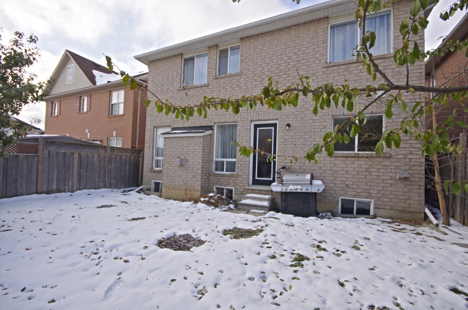 All Photos of House for Sale, 1048 Yates Dr, Milton, Ontario