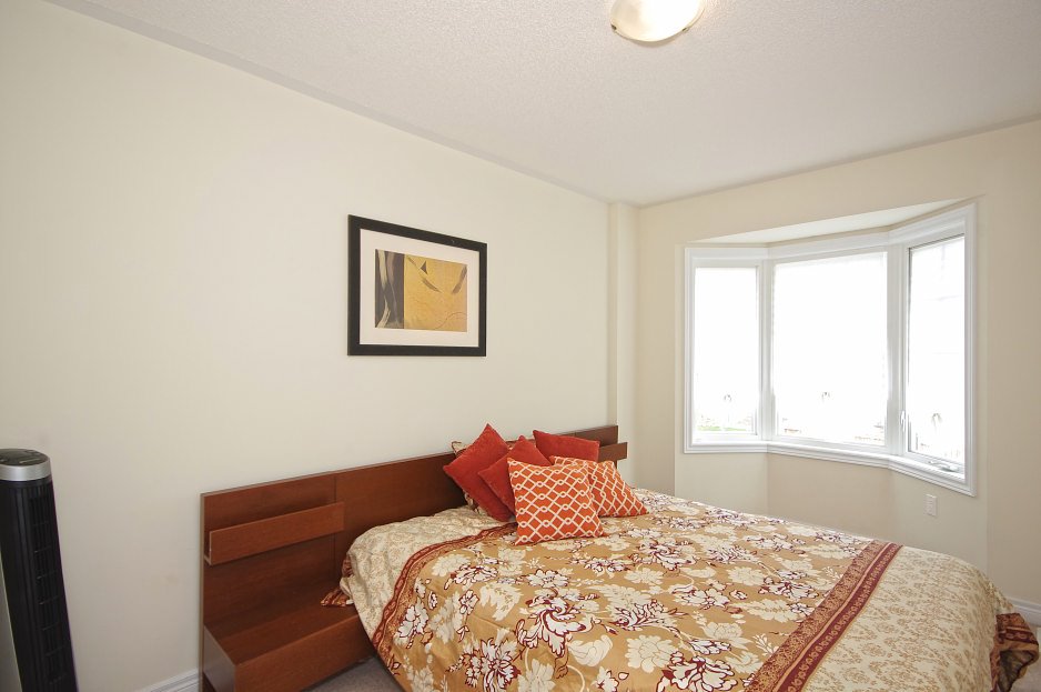 All Photos of House for Sale, 664 Asleton Blvd, Milton