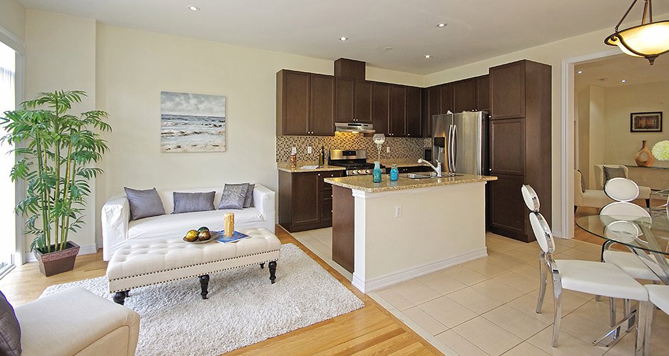 Slide show of home for sale in Milton