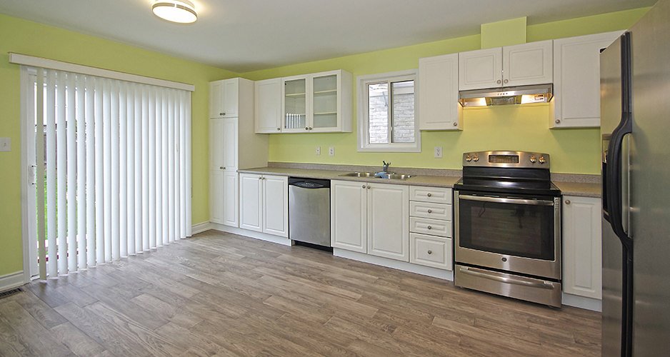 Slide show of home for sale in Milton