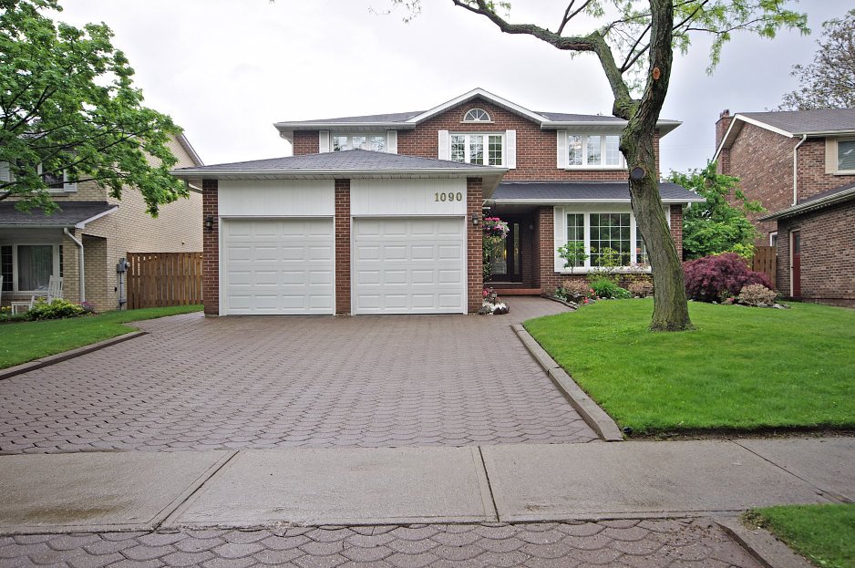 All Photos of House for Sale, 1090 Vanier Dr, Mississauga