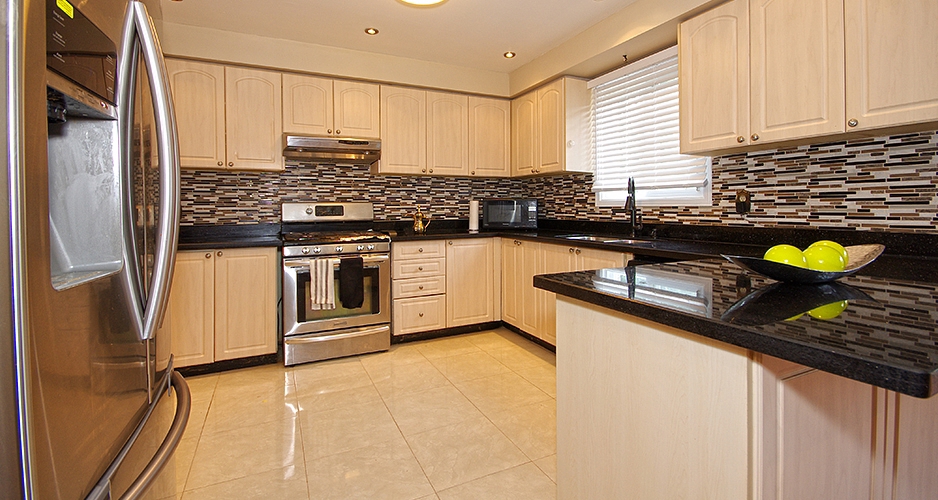 Slide show of home for sale in Mississauga