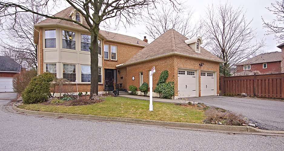 Detached House for Sale 3244 Trelawny Circle, Mississauga, Ontario