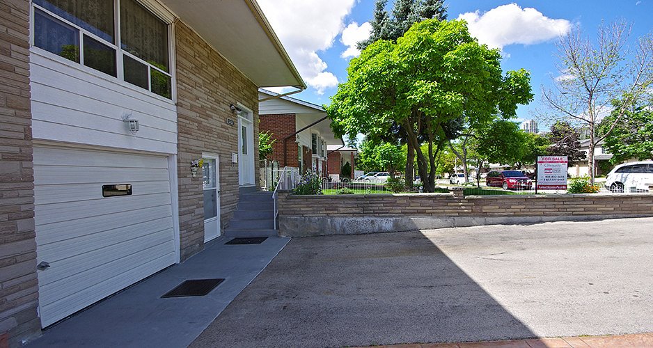 Semi Detached House for Sale 3427 Rhonda Valley, Mississauga, Ontario