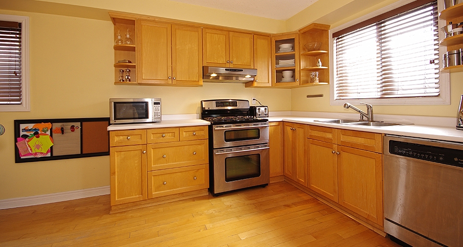 Slide show of home for sale in Mississauga