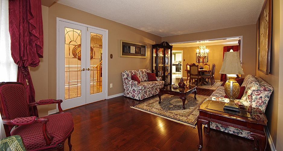 Slide show of home for sale in Mississauga