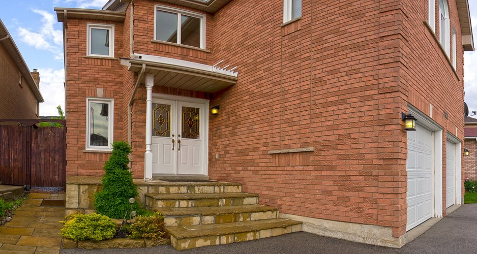 Home for sales in Brampton
