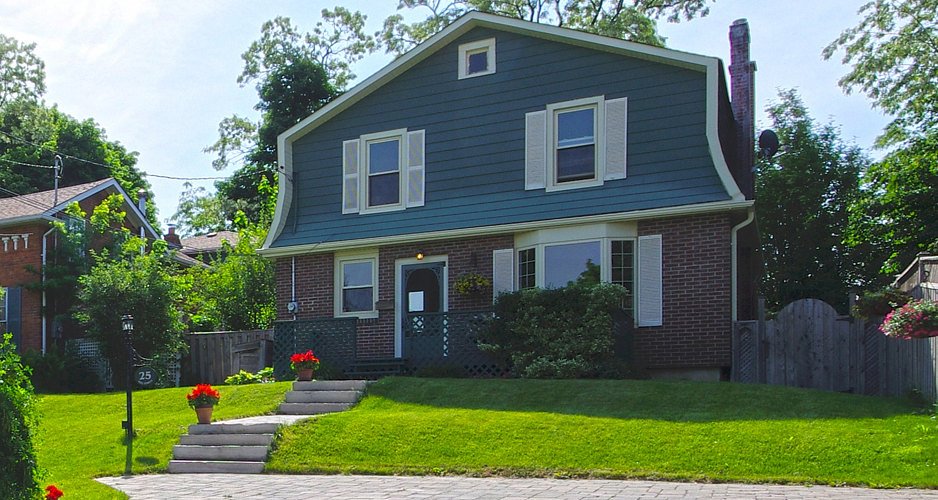 Virtual tour of property 25 Mill St Mississauga, ON L5M 1X5