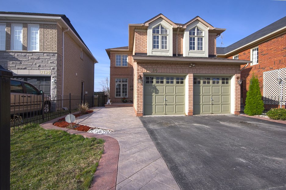 House for Sale by Jasjit Narula on Black Walnut Trail Mississauga, Ontario