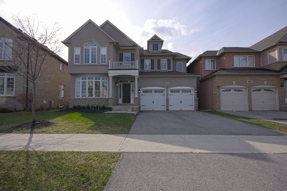Homes for sale by Ivan De Lazzari, 8 Cragmuir Ct, Toronto M4A 2H1