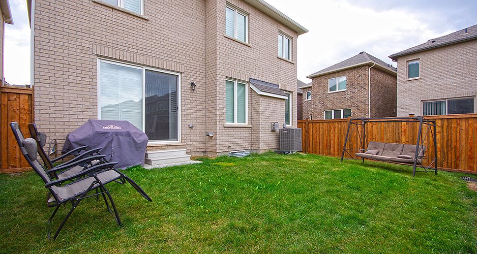 Detached House for Sale by Eric Engmann 179 Cherryhurst Rd Oakville