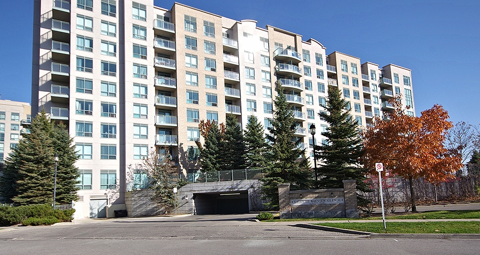 Real estate photography on Baffin Court, Richmond Hill, ON