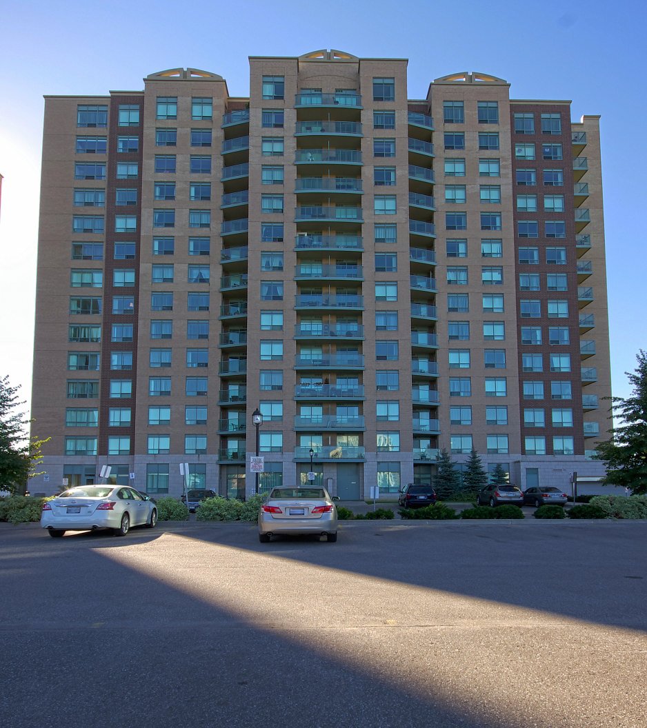 Condo for Sale, 23 Oneida Crescent 1011 Richmond Hill, Ontario Condo for Sale, 23 Oneida Crescent 1011 Richmond Hill, Ontario