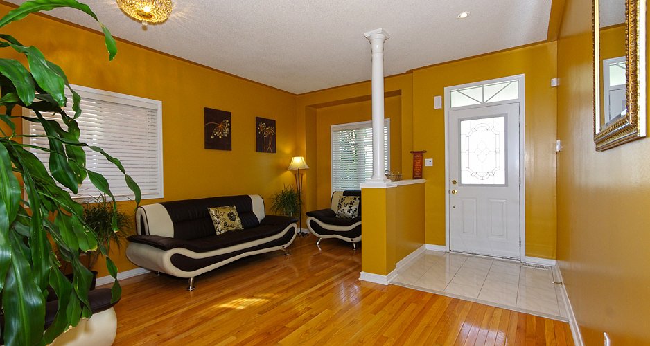 virtual tour of home for sale in Richmond Hill