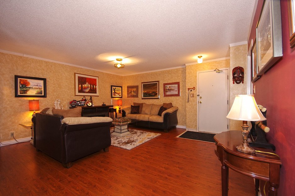 House for Sale by Emily Nery on 80 Alton Towers Cir, Ontario