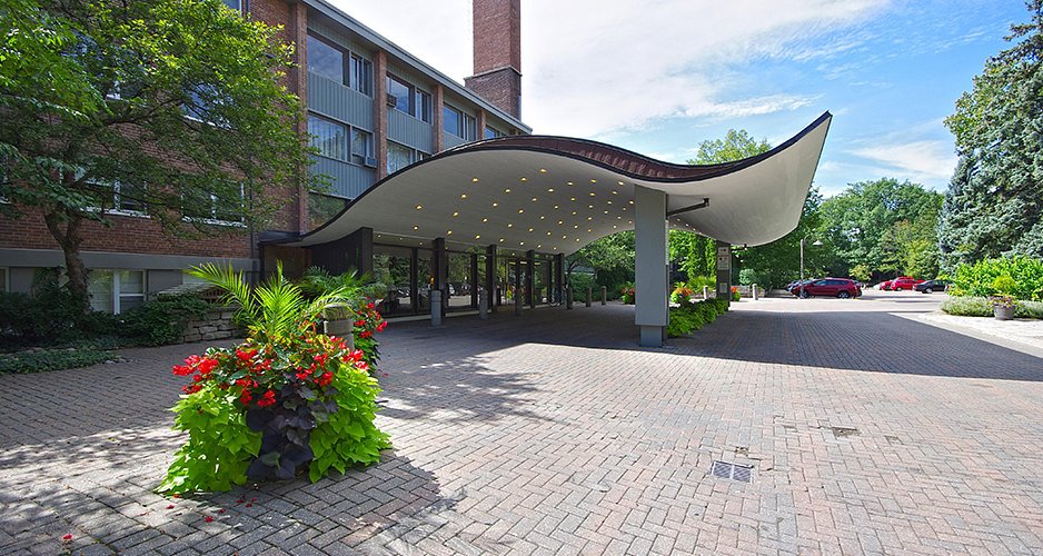 Virtual tour of house for sale in Brampton