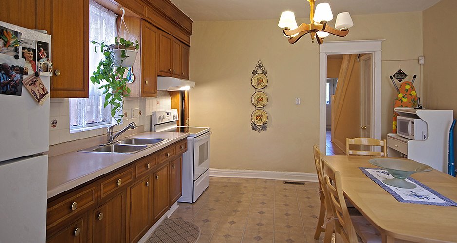 Detached Home for Sale 214 Emerson Ave, Toronto, Ontario, Canada