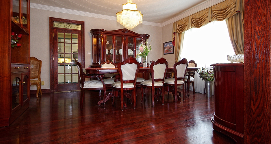 Slide show of home for sale in Toronto