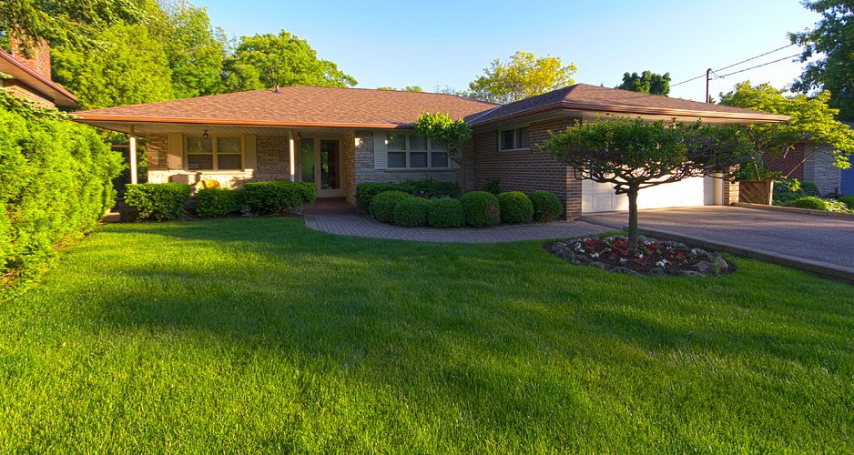 virtual tour of home for sale on Sweeney Drive, Victoria Village, Toronto