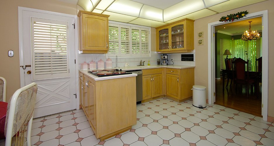 Spacious bungalow for sale in Victoria Village Toronto by Ivan De Lazzari